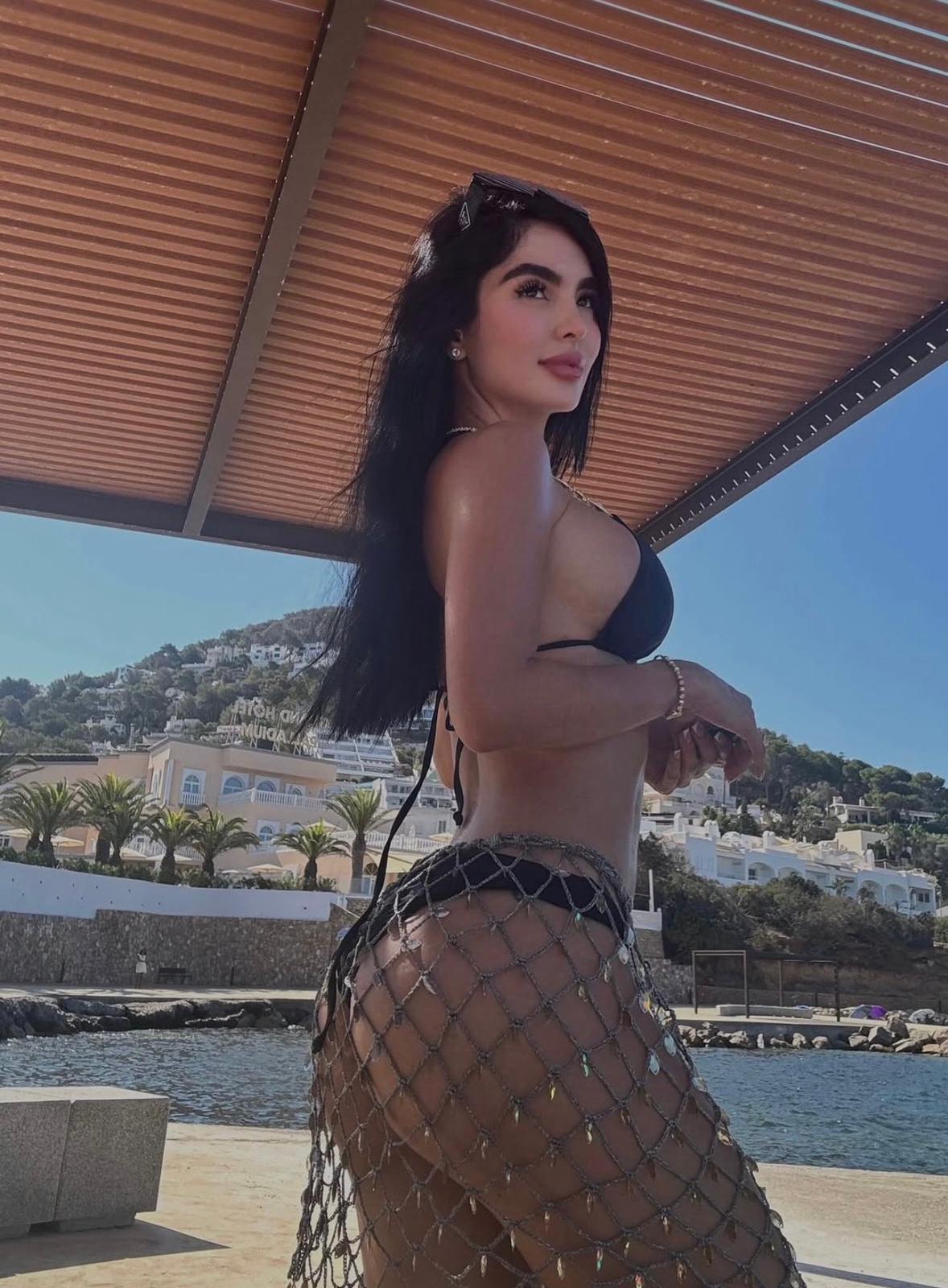 Escort - ISABELLA - Ibiza Tops
